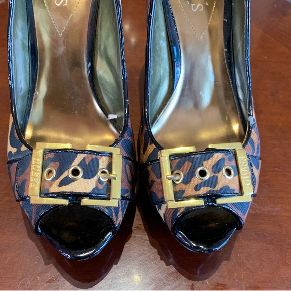 GUESS leopard print pumps sexy and elegant heels - Picture 9 of 12
